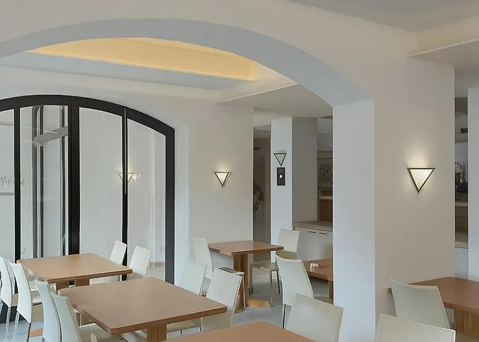 Noel Am Hauptbahnhof 3*