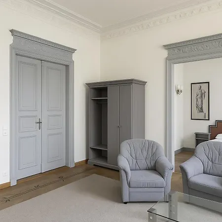 Noel Am Hauptbahnhof