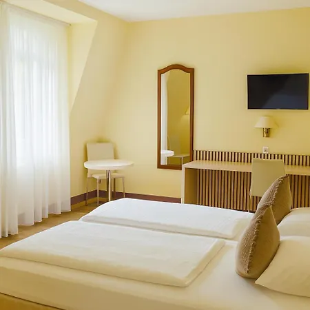 Noel Am Hauptbahnhof