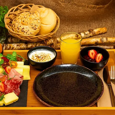 Noel Am Hauptbahnhof Dresden