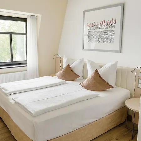 Noel Am Hauptbahnhof Dresden