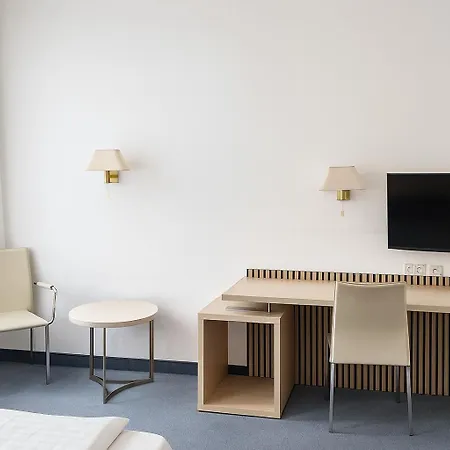 Noel Am Hauptbahnhof 3*