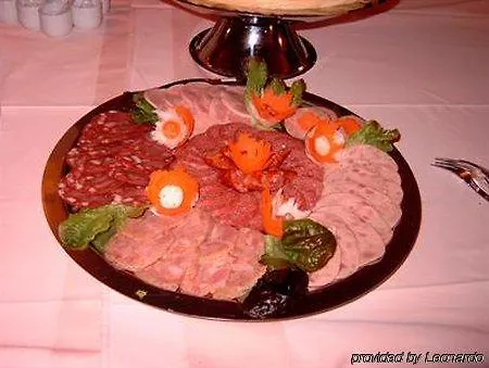 Noel Am Hauptbahnhof Dresden