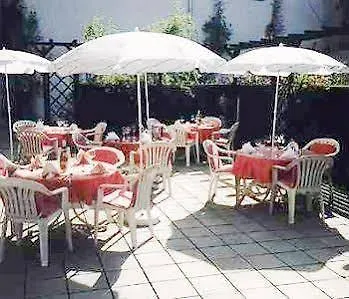 Noel Am Hauptbahnhof