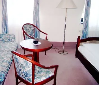 Noel Am Hauptbahnhof Hotel Dresda